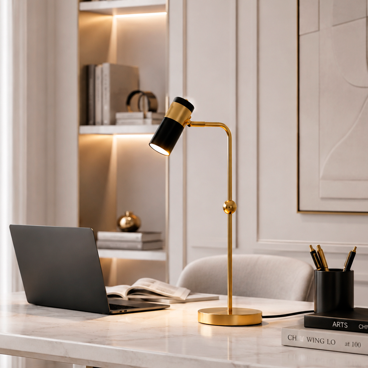 Лампа настільна чорна з золотим та поворотним плафоном Black + Gold H-48 cm E27 Black+Gold Shinee 260822-100008580