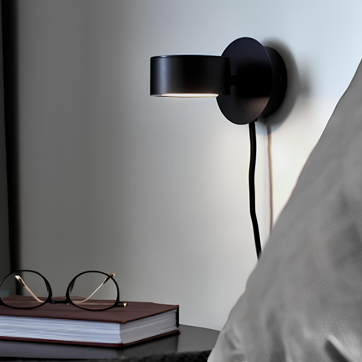 Настінний світильник з вимикачем Clyde H-10cm 5W LED Black 250509-100004979