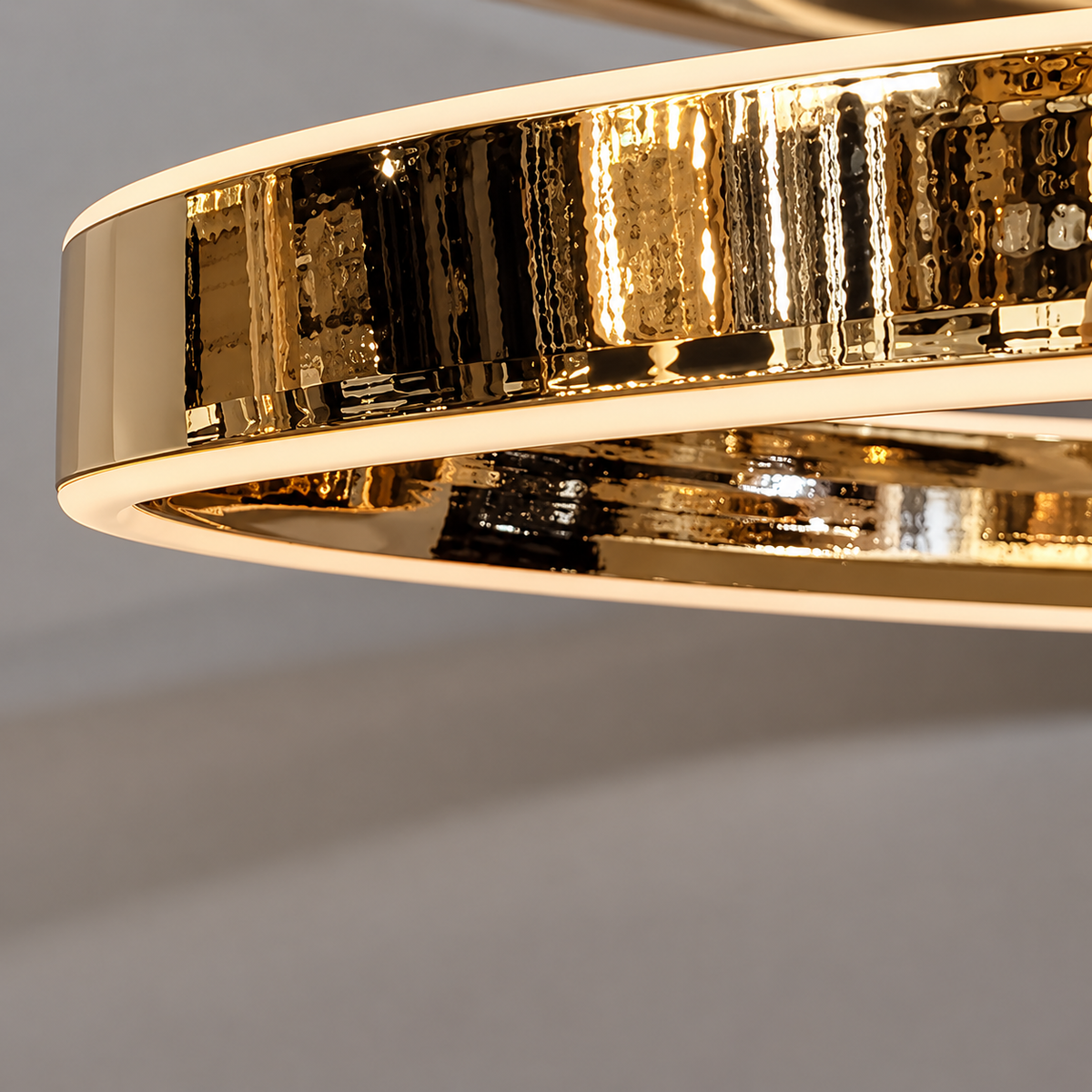 Люстра золота підвісна з хвилястим плафоном D - 61 cm Led 135W Gold Knot 260935-100009005