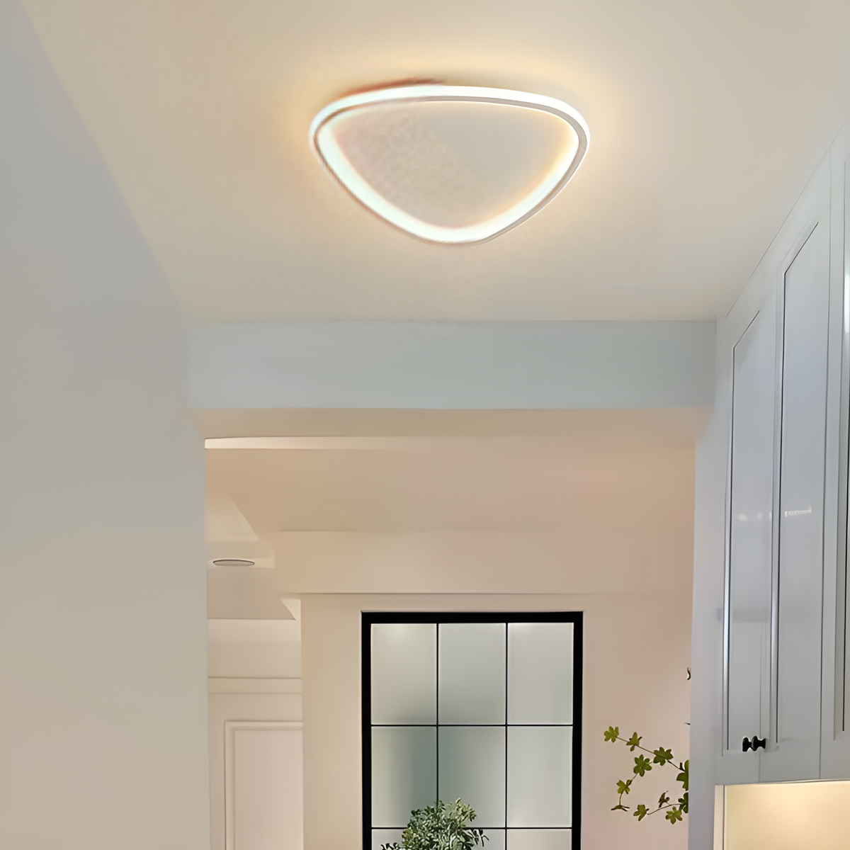 Ультратонка стельова біла трикутна люстра з пультом керування L-40 cm Led 60W White Rondo 250864-100005735