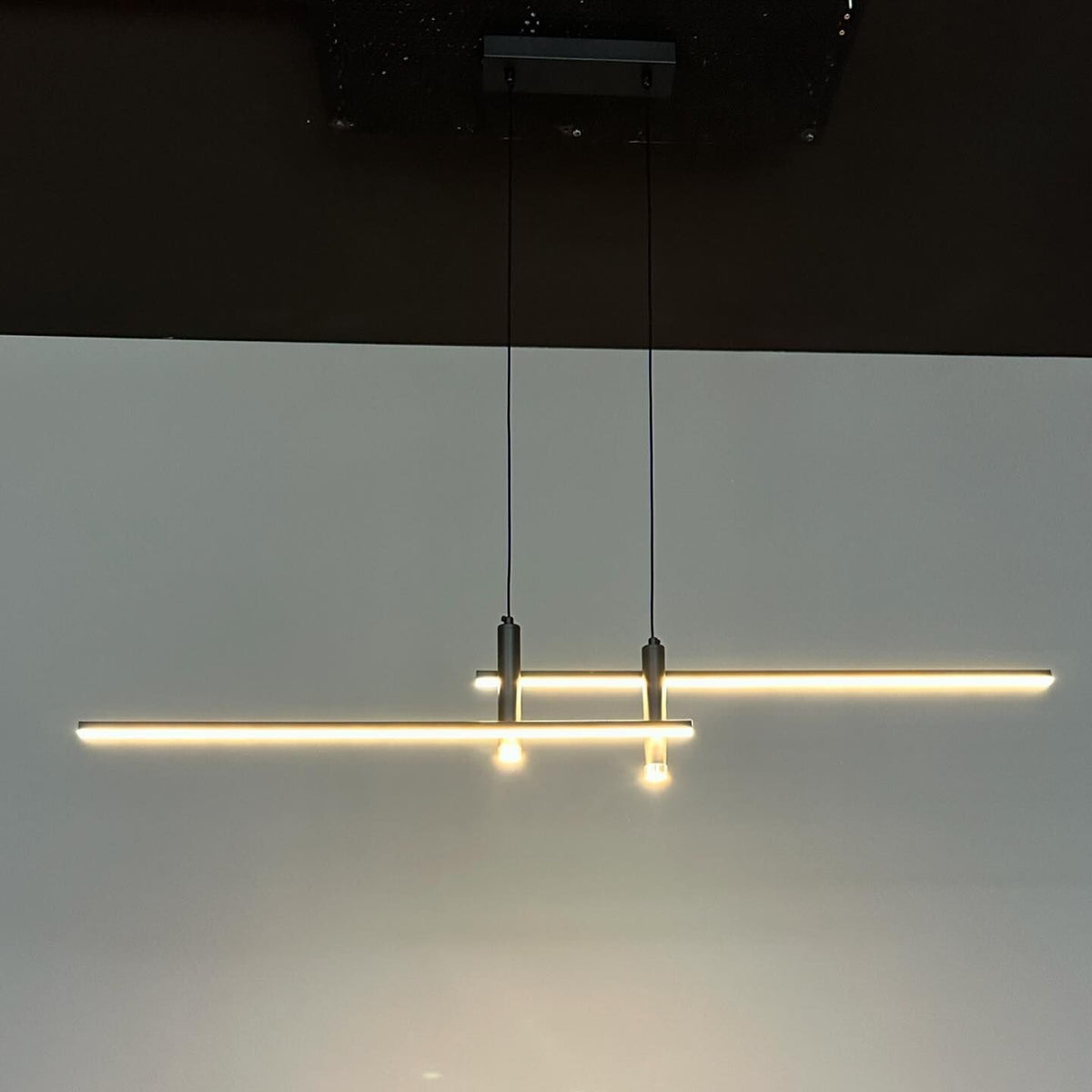 Підвісна люстра чорна лінійна з пультом L-120 cm Н-25-150 cm Led 31W Black + Silver Long slim twice Linear 240258-100003051