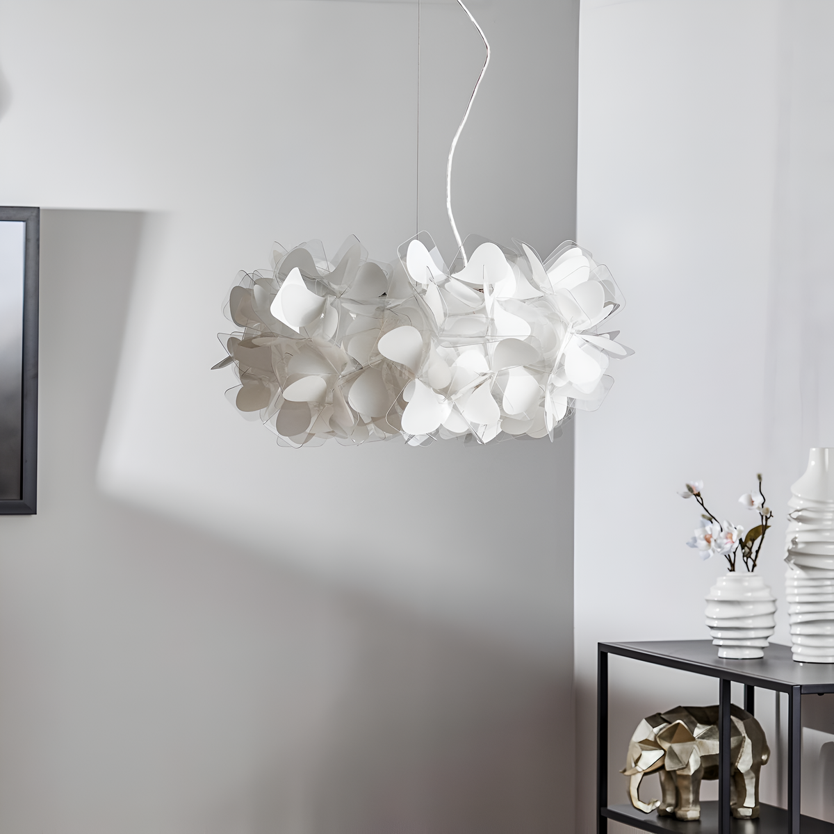 Люстра біла підвісна з пелюстками Квітка D-50 см Led White Flower lamp 230666-100002180