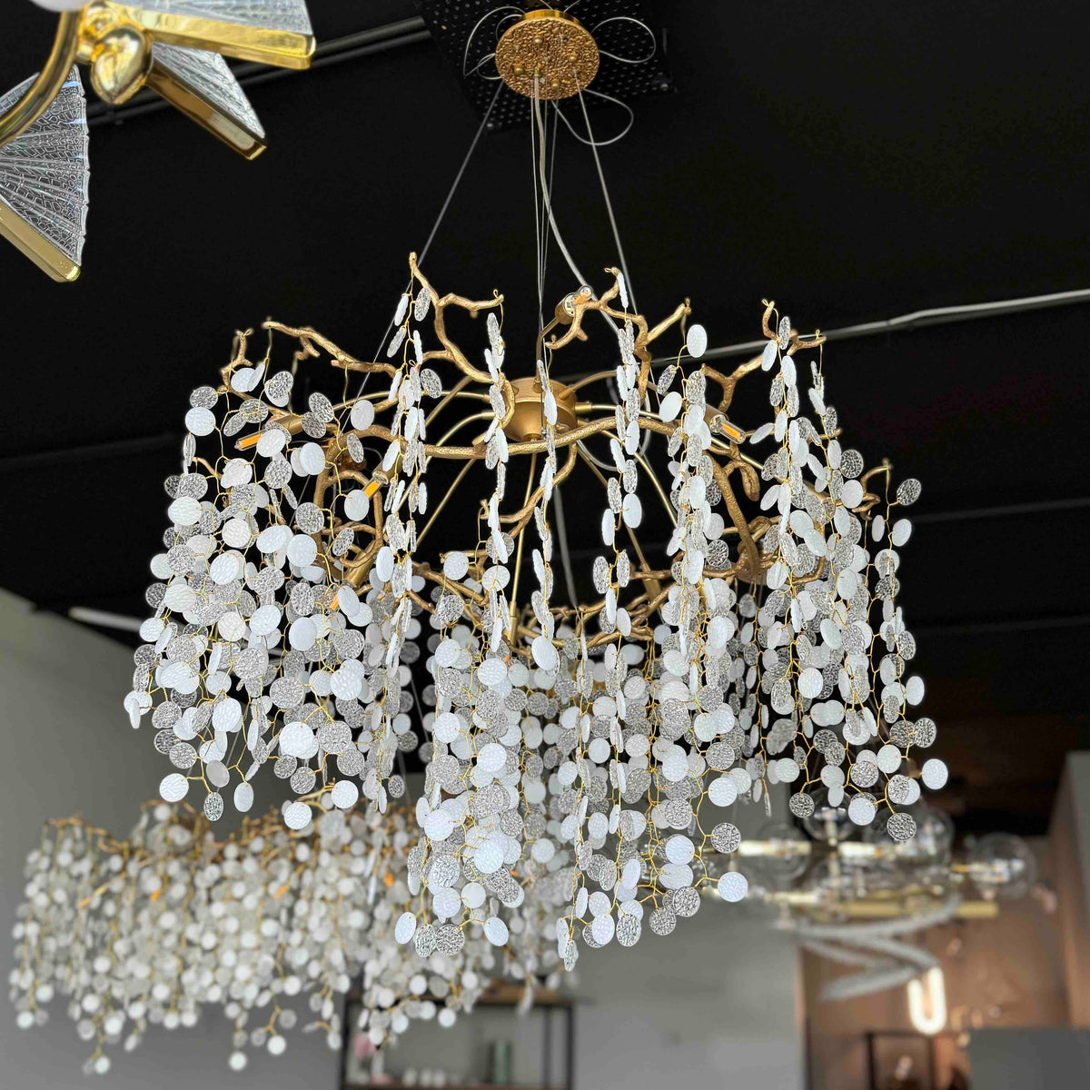 Люстра бронзова з білими матовими пелюстками D-80 cm 10xG9 Bronze + White Alph Seasons Lamp Nature 240558-100003277
