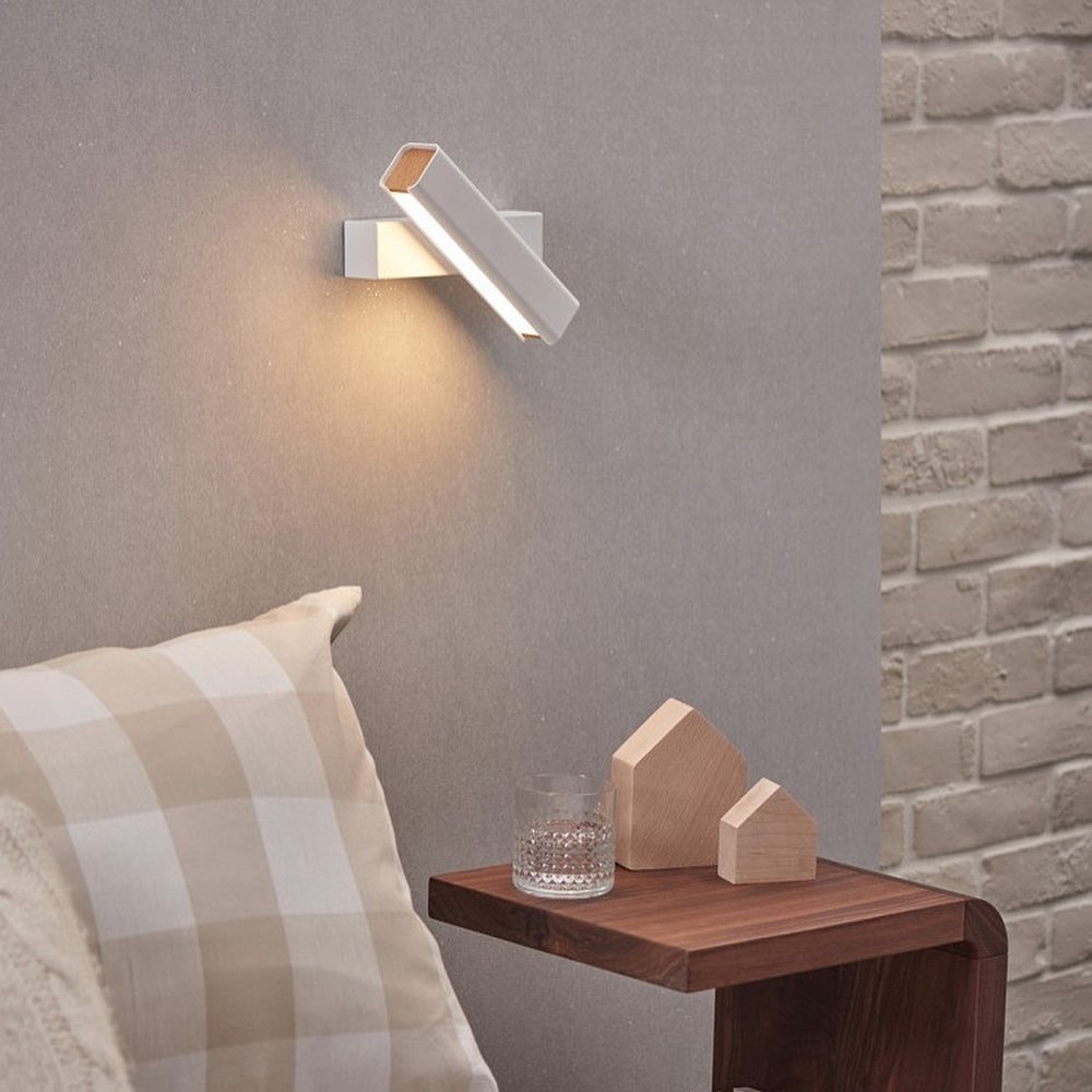 Настінні світильники з вимикачем на корпусі Turn wall Lamp Led 5 W Black / White 230236-100001378