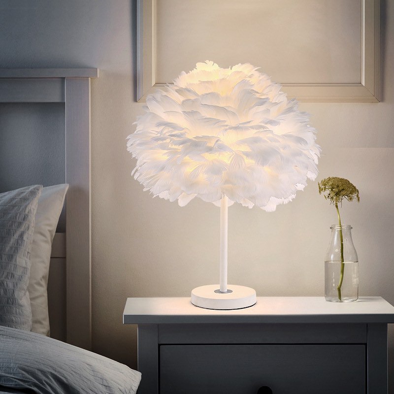 Настільна лампа біла з білим/сірим пір'ям Перо H-50 cm L-30 cm White / Grey PERO 210718-100000080
